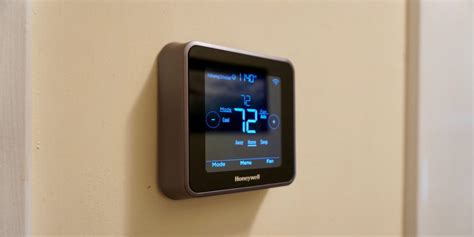 Review Honeywell Lyric T5 Brings Homekit And Touchscreen Control To An