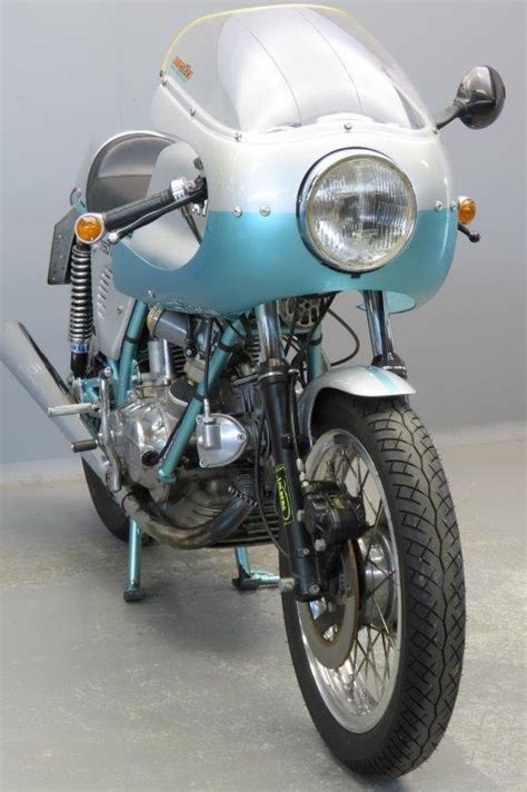 So it is with the 1974 ducati 750ss corsa, owned by former bike racer, carlo saltarelli. Ducati 1974 750SS 748cc 2 cyl ohc 2906 - Yesterdays