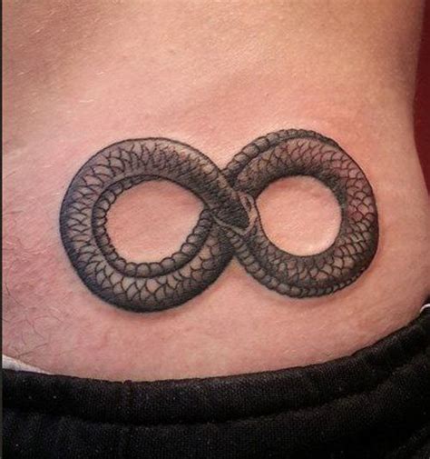 9 Modele Simple și Tradiționale De Tatuaje De șarpe Cu