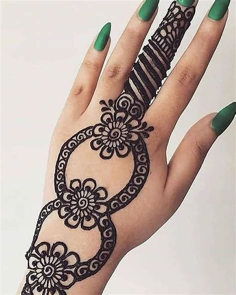 One Finger Black Henna Floral Design Henna Tattoo Designs Henna