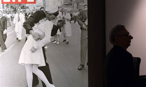 Morre Marinheiro Da Foto Do Beijo Do Fim Da Segunda Guerra Mundial