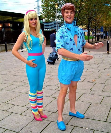 Barbie Und Ken Die Beliebten Kindheitshelden Besonders Bei Dem Mädchen Mit Blauer Kleidung