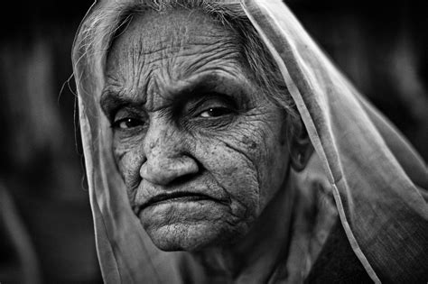Angry Looking Old Wrinkled Woman Woman Face Old Women Emotional