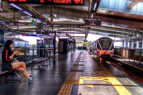 Construction of the mainly elevated line started in 1994 with the 4.4 km underground section between ampang in 2016 a southern extension to putra heights was completed, forming a southern loop with the sri petaling line. Putra Heights LRT Station - klia2.info