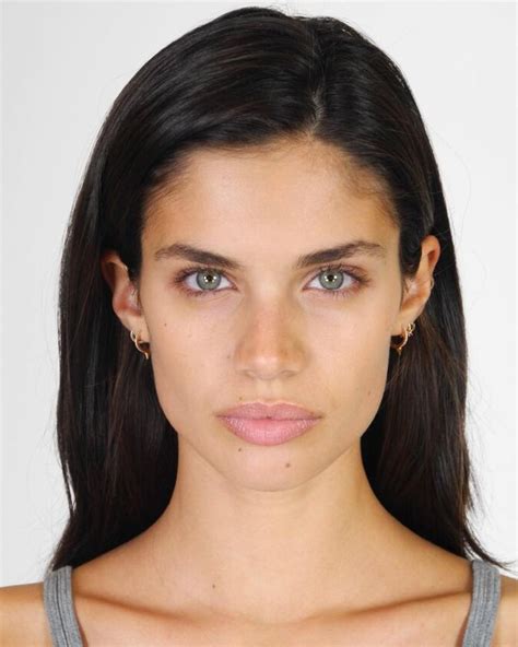 Mannequins Models Without Makeup Hair Care Advice Model Lifestyle Sara Sampaio Bad Hair Day