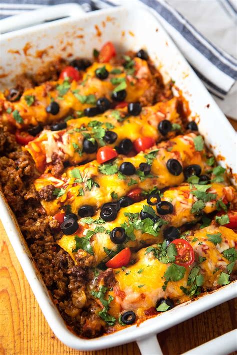In a 9x13 pan spread a thin layer of sauce on. Easy Ground Beef Enchiladas | Recipe | Beef enchiladas, Easy beef enchiladas, Beef enchilada recipe