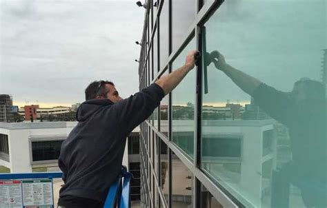 Why Commercial Window Cleaning Should Be Included In Your Maintenance