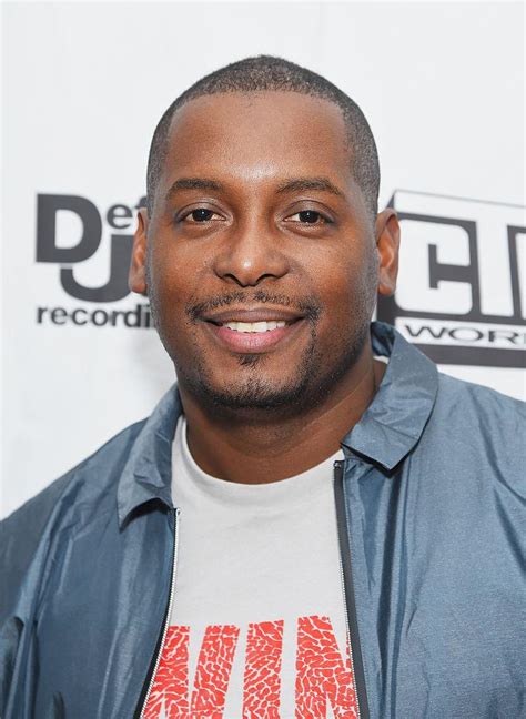 Watch all of your favorite cardi b moments from season 6 of @vh1 love & hip hop: 'Love & Hip Hop: New York' Star DJ Self Admits To Hitting ...