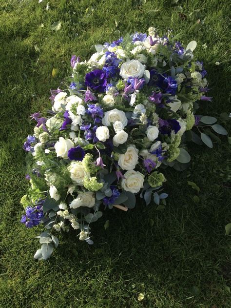 Purple And Blue Funeral Flowers In 2020 Funeral Flowers Flowers Plants