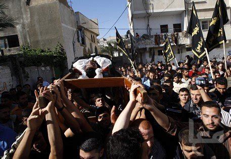 Several injured people were also treated at the beit hanoun hospital in the north of gaza, the ministry said in a statement on monday. Abu Pessoptimist: Israel doodt twee leden Islamitische ...