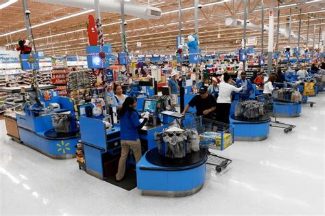 Returning To Wal Mart Human Cashiers Wsj