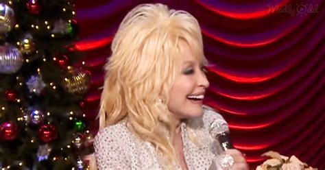 Dolly Parton Sets Everyone Off Laughing As She Sings Her Delightful