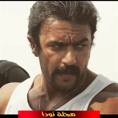 في بداية الرواية، اسرني احمد العوضي في لوحته الفنية المكونة من مشاعر و. أحمد العوضي عمره تاريخ ميلاده و زوجته ومعلومات كاملة