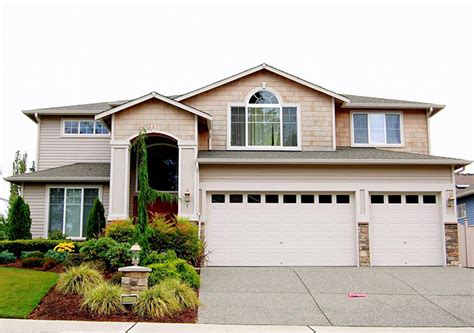 Shop leading garage door brands. How to Find the Best Garage Door Company | Feldco Rockford