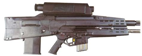 The prototypes were developed as part of the objective individual combat weapon program in the 1990s. XM29 OICW « Modern Firearms