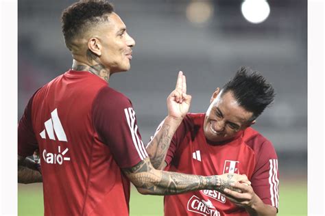 La Gloria Y El Abismo Paolo Guerrero Y Christian Cueva Caretas