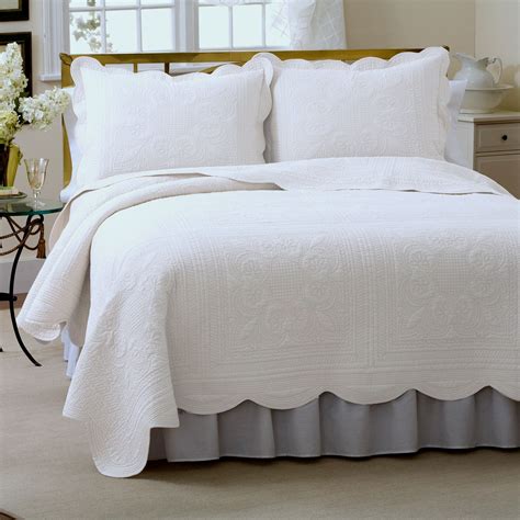 Elegant Solid White Bedding Fullqueen King Cotton Quilt Scalloped