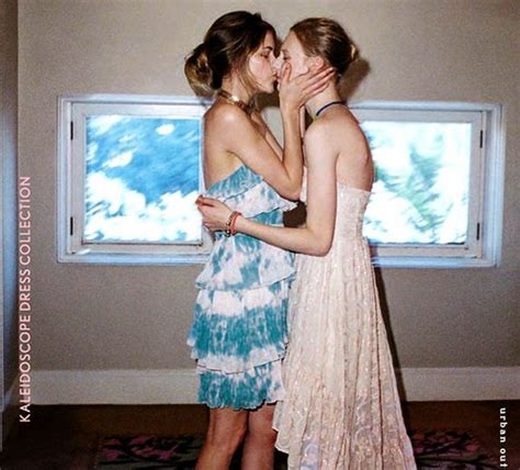 Two Women Kissing XXGASM