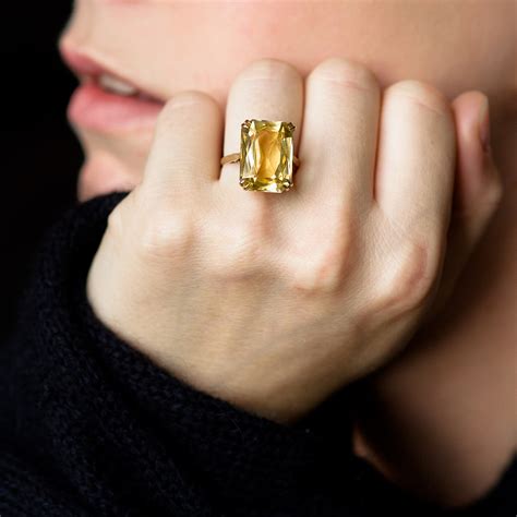 9ct-gold-rectangular-citrine-ring-the-antique-jewellery-company