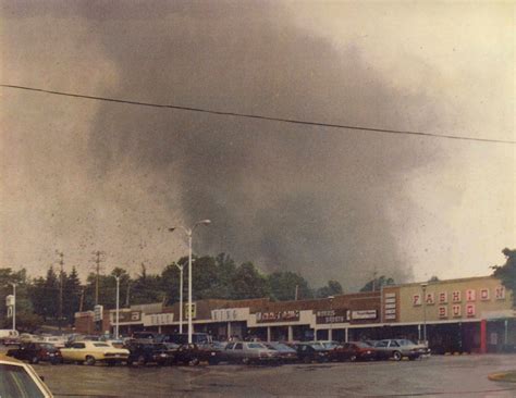 May 31, 1985: A tornado outbreak out of place - ustornadoes.com