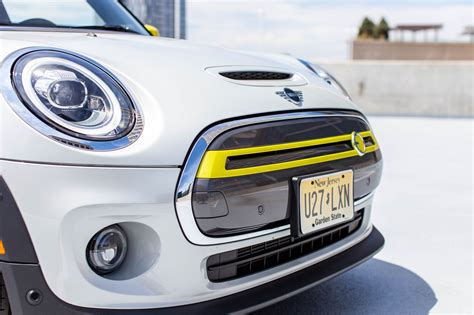 First Drive Review The 2020 Mini Cooper Se Electric Car Realigns How I