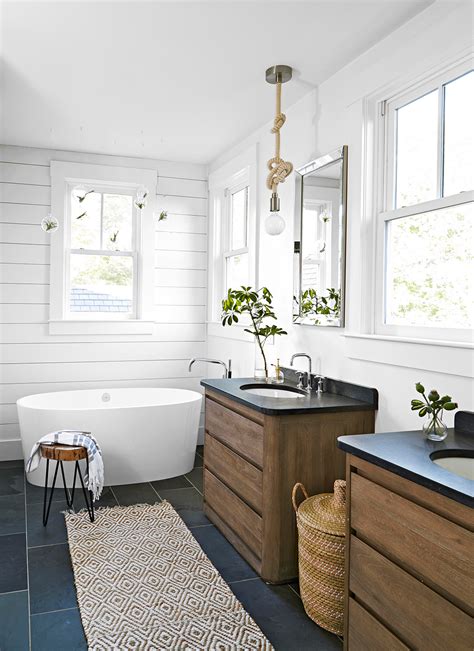 Learn about standard bathtub sizes for alcove, whirlpool, oval, and corner bathtubs to assist you when planning your bathroom remodel. Tips for Buying a Tub | Better Homes & Gardens