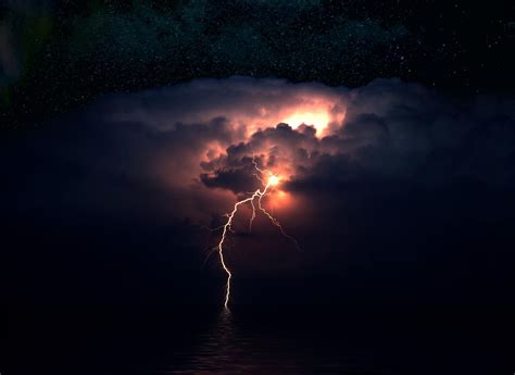 Молния над морем Lightning Over The Sea Andrei Saenco Lightning