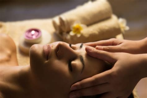 How To Create The Perfect Spa Ambiance For Your Clients Facial Massage Spa Massage Cranien