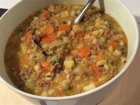 Chinakohl Eintopf mit Hackfleisch im Schnellkochtopf