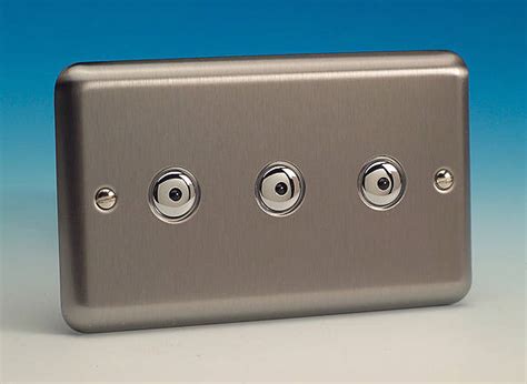 The lightwave 3 way dimmer switch is compatible with a wide range of leds and can be controlled either remotely or manually as needed. 3 Gang 2 Way 400w IQ Master Remote Touch Dimmer Switch ...