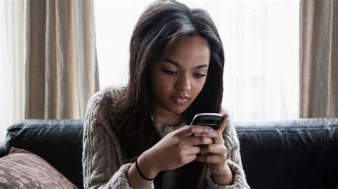 Smartphones Could Be Increasing Depression Suicide Among Teen Girls