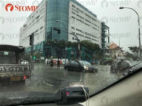 First time since 2013, singapore witnessed a hailstorm, besides flash floods choking roads and felling many trees.thunderstorms have hit seletar, boon lay, craig road and yishun. Vehicles stuck in flash floods that hit several parts of ...
