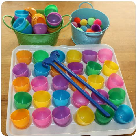 Using easter egg writing activity, students brainstorm the sequence of events of dying an easter egg, then publish using them earth day themed writing. Chalk Talk: A Kindergarten Blog: Journal Writing in Preschool