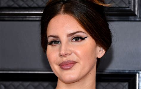 „der Fall Der Diva“ Berühmte Sängerin Lana Del Rey Hat Bei Fans
