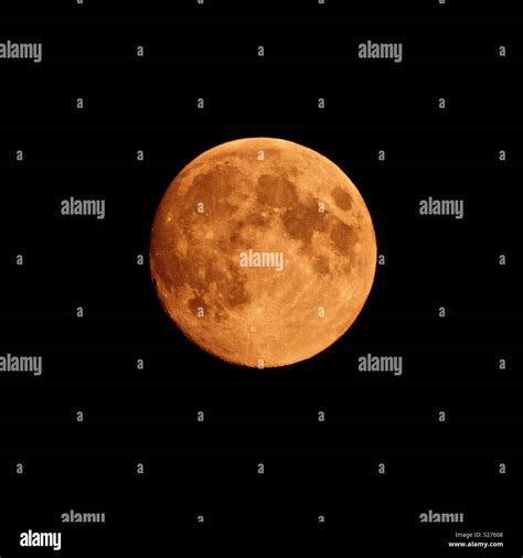 Orange Moon Hi Res Stock Photography And Images Alamy