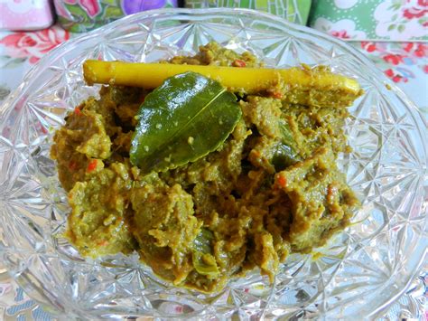 Ayam kampung 1 ekor, dipotong menjadi beberapa bagian. Taste of Love: Rendang Daging Cili Api