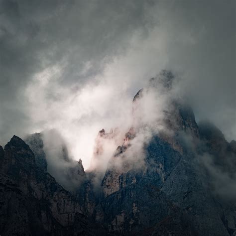 Горы в тумане фэнтези фото — Картинки и Рисунки