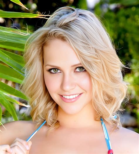 Mia Malkova Actress Age Height Weight Biography Wikipedia Babefriend Videos And More