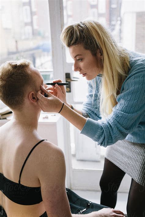 Man Transforms Into Woman With Makeup CD