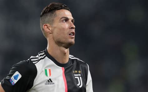 Cristiano Ronaldo Compie 35 Anni Chi Festeggia Però è La Juventus