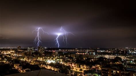 Jun 30, 2021 · pour sa part, le sud du québec est concerné par une alerte d'orages violents pouvant provoquer des rafales très fortes, des pluies torrentielles et de la grêle. Veille d'orages violents de Windsor à Ottawa | ICI.Radio ...