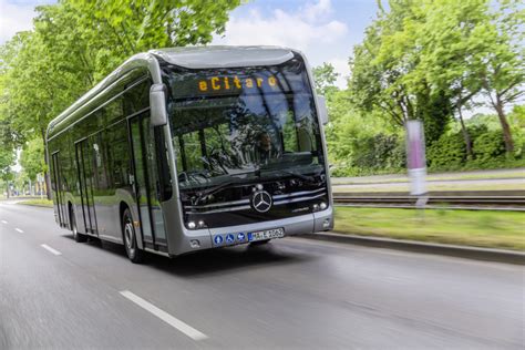Daimler Liefert Mercedes Benz Ecitaro Elektrobusse Mit Brennstoffzelle