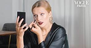 Le guide de Toni Garrn pour un maquillage glamour de tapis rouge | My Beauty Tips | Vogue Paris