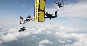 Anthony Martin, Escape Artist, Survives Coffin Skydive At 14,500 Feet In Illinois