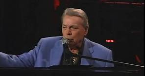 Mickey Gilley "Roomful Of Roses" (Live 2008)