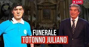 Funerale Antonio Juliano a Napoli: LIVE l'ultimo saluto a Totonno ⚫😢