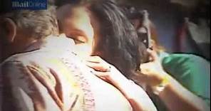 Angelina Jolie kisses Billy Bob Thornton on red carpet back in 2000