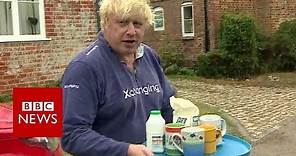 The former foreign secretary Boris Johnson offers tea instead of answers - BBC News