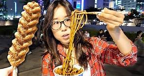 STREET FOOD TOUR at Korean Night Market in Dongdaemun