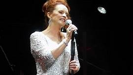 The 10 Best Sheena Easton Songs of all Time